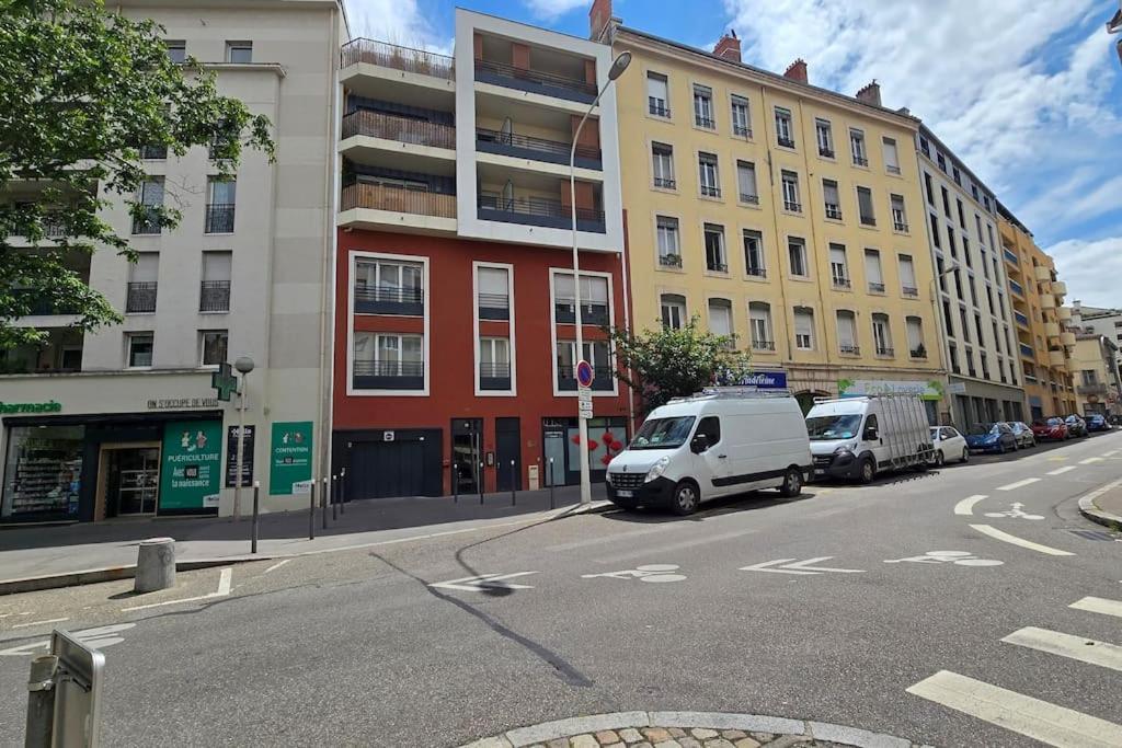 Bnbgones - Le Cosy Saint Louis - Metro Jean Mace Et Saxe Gambetta Lione Esterno foto